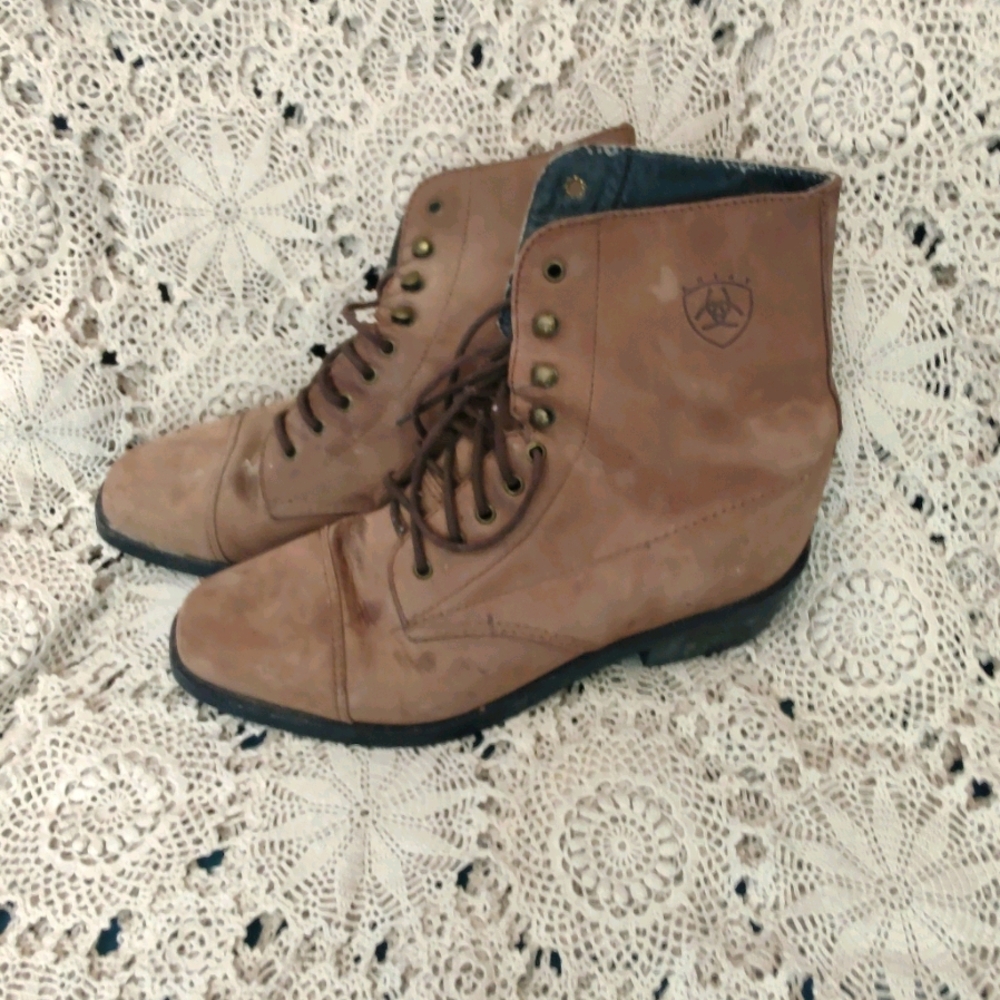 Ariat Lace Up Ropers Size 7.5
